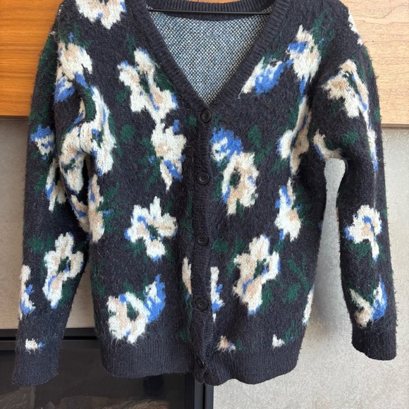 Niko and Abstract V-Neck Cardigan, Size M - Picture 3 of 11